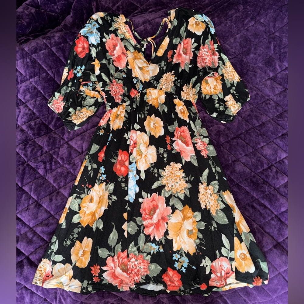 White Birch Floral Patterned Garment